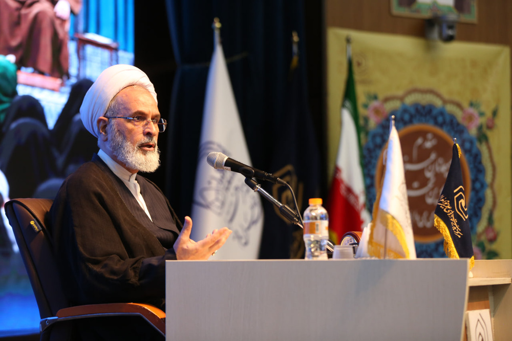 در آیین آغاز سال تحصیلی حوزههای علمیه خواهران مطرح شد؛ تأکید بر مرجعیت علمی بانوان، تربیت طلبه تراز و تحول در حوزههای خواهران