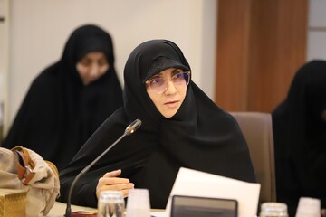 تصاویر/ آیین رونمایی از ویژه‌نامه‌های «جنگ و مقاومت» و کتاب «روایت‌های پایداری» حوزه‌های علمیه خواهران