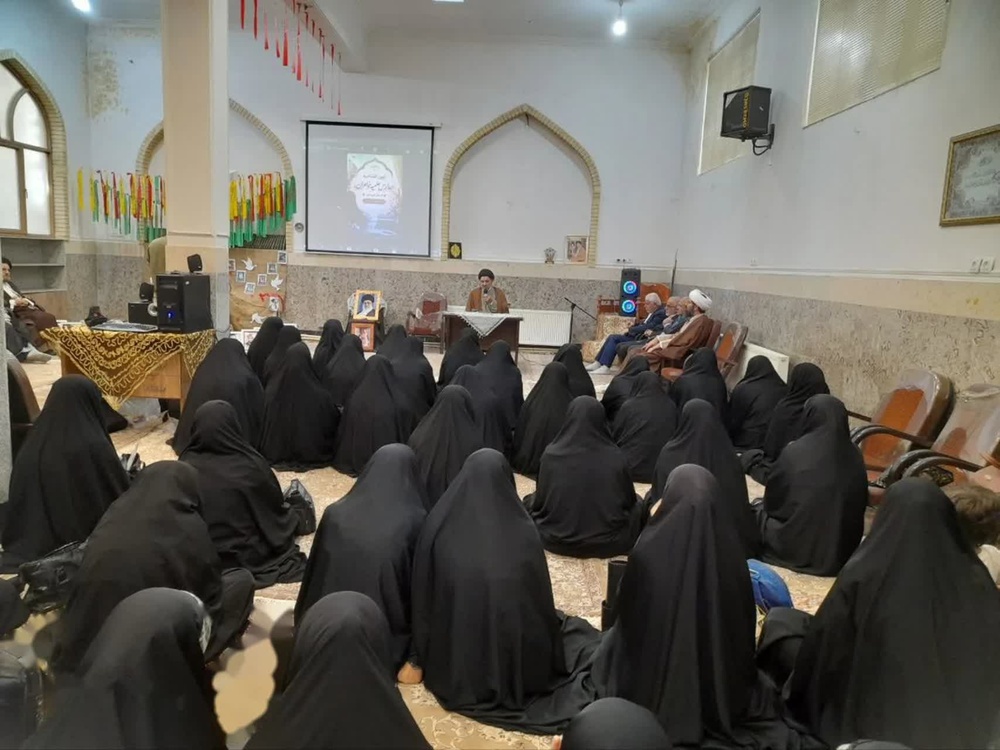 تبیین مأموریت‌های بنیادین جامعه حوزوی در آیین آغاز سال تحصیلی حوزه‌های علمیه خواهران لرستان