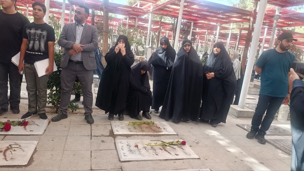 تصاویر/تجدید میثاق نسل نوجوان با شهدای دفاع مقدس