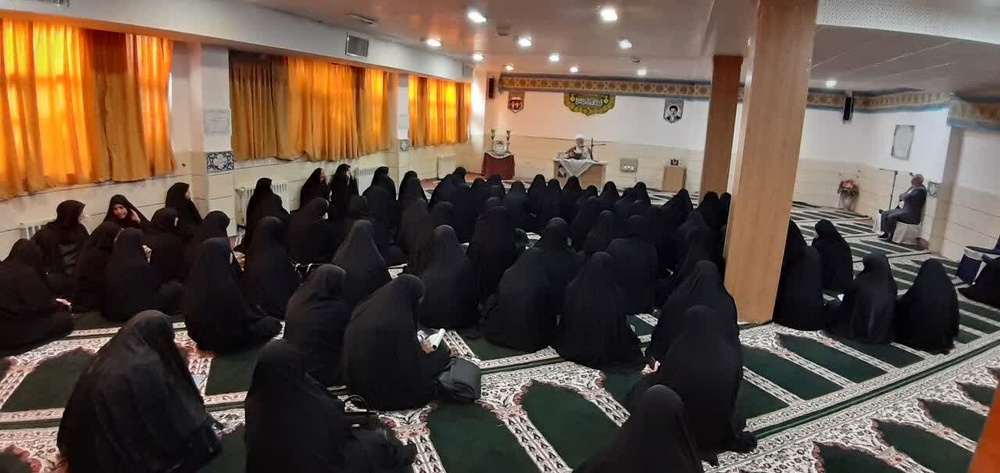 دانش بدون طهارت روح به هدف اصلی خود نمی‌رسد/ نقش‌آفرینی بانوان طلبه در عرصه‌های اجتماعی