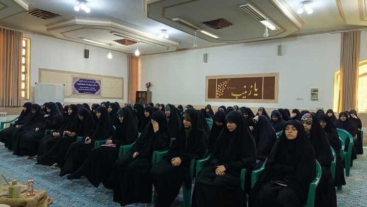 طلبه باید با آگاهی و شناخت وارد مسیر تحصیل شود