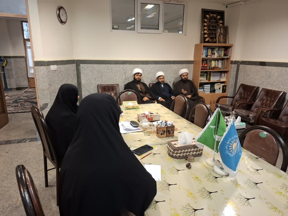 مدیر مرکز خدمات طلاب استان با طلاب مدرسه علمیه کوثر تویسرکان دیدار کرد