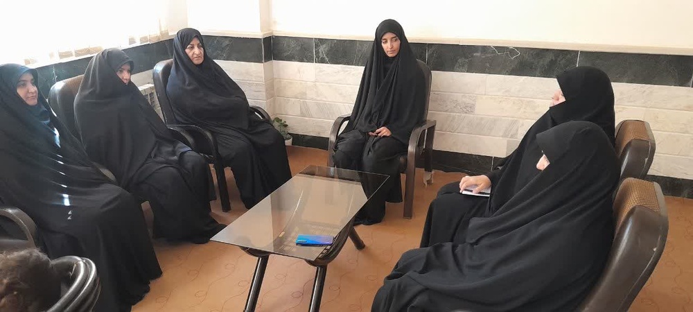 تأکید بر هم‌افزایی سازمانی و تکریم طلاب در نشست کادر مدرسه علمیه الزهرا شهرستان پلدختر
