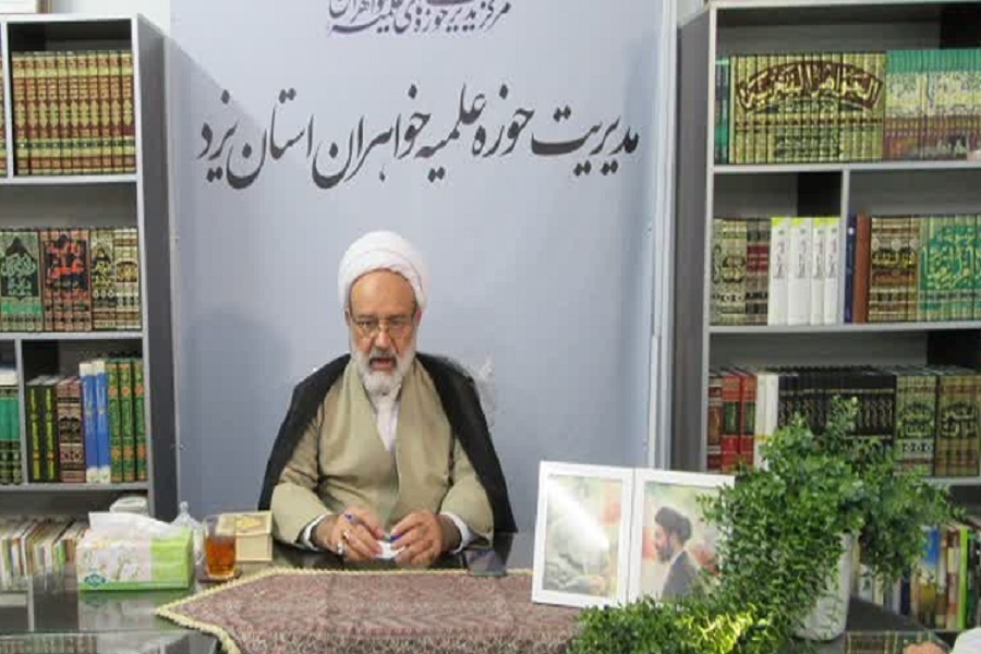 تأکید مدیر حوزه علمیه خواهران یزد بر طلب کمال و بهره‌گیری صحیح از مواهب دنیا
