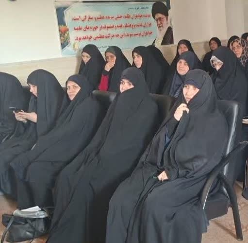 برپایی مراسم آغاز سال تحصیلی ۱۴۰۵ در مدرسه علمیه تخصصی کریمه اهلبیت(س) قم با حضور معاون فرهنگی حوزههای علمیه خواهران کشور