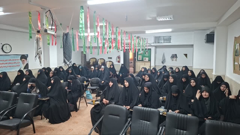 برپایی مراسم آغاز سال تحصیلی ۱۴۰۵ در مدرسه علمیه تخصصی کریمه اهل‌بیت(س) قم با حضور معاون فرهنگی حوزه‌های علمیه خواهران کشور