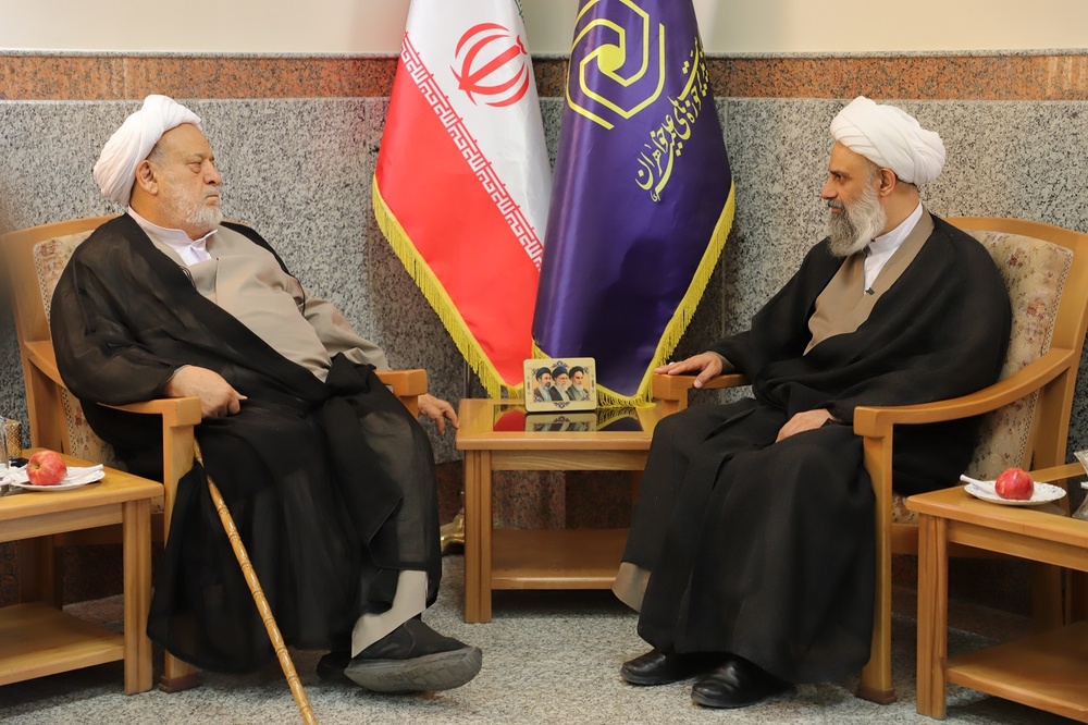 دیدار استاد انصاریان با مدیر حوزههای خواهران؛ از آمار جذب تا الزامات تربیتی+ تصاویر