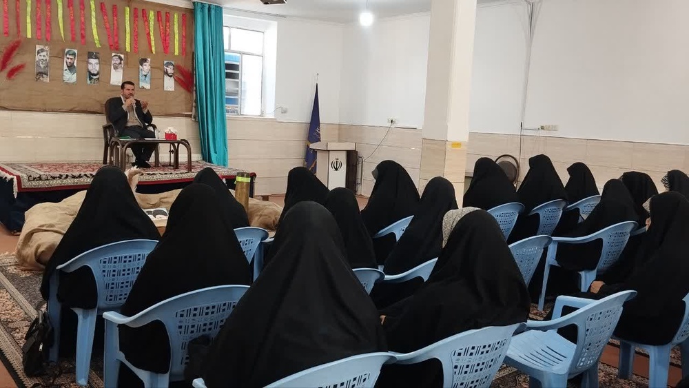 طلاب، مغز متفکر جامعه در مسیر زمینهسازی ظهور هستند