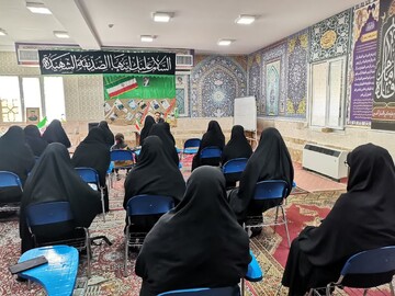 برگزاری یادواره شهدا در مدرسه علمیه ریحانه الرسول شهرستان دلفان با محوریت ترویج فرهنگ ایثار و جهاد تبیین