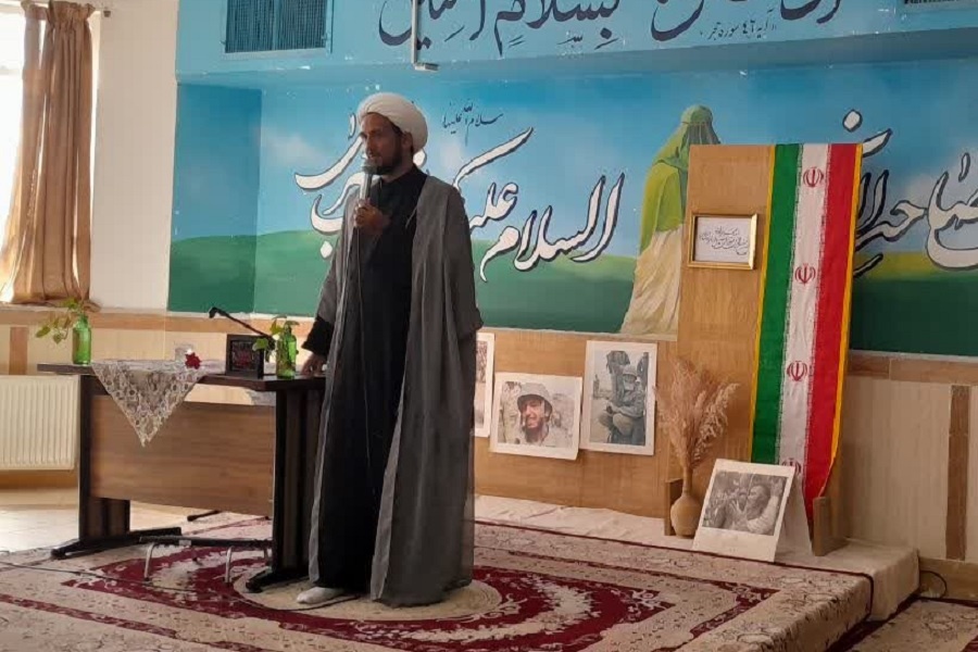 آغاز سال تحصیلی با تجدید عهد سربازی امام زمان(عج)/ بازخوانی سیره شهدا، چراغ راه طلاب در مسیر بندگی