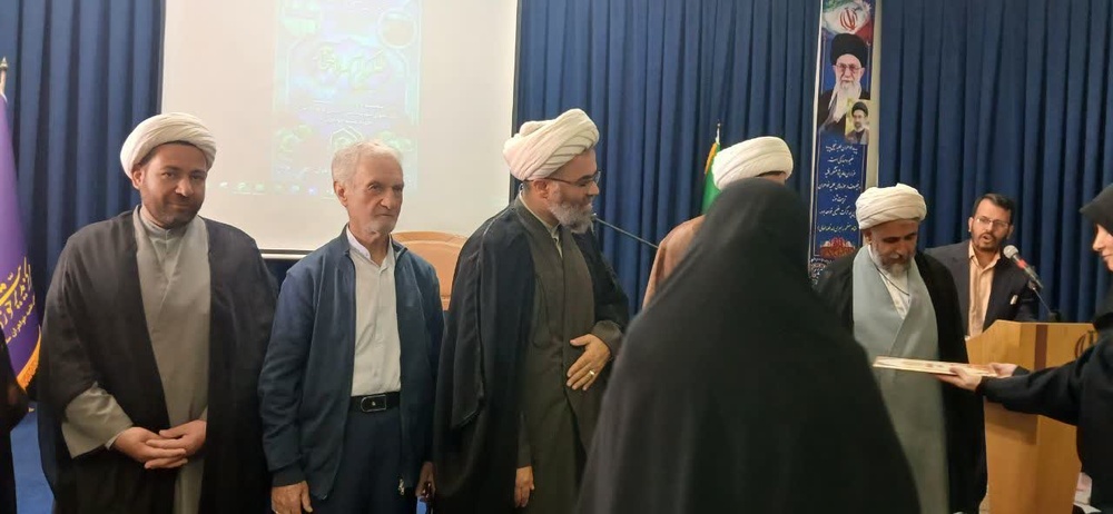 طنین عهد علمی با امام شهید در مدارس علمیه شهرستان قروه