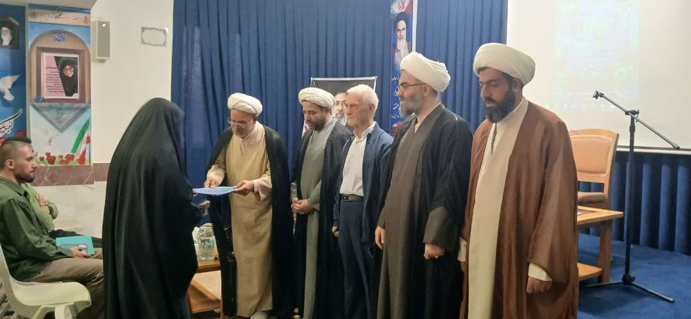 طنین عهد علمی با امام شهید در مدارس علمیه شهرستان قروه