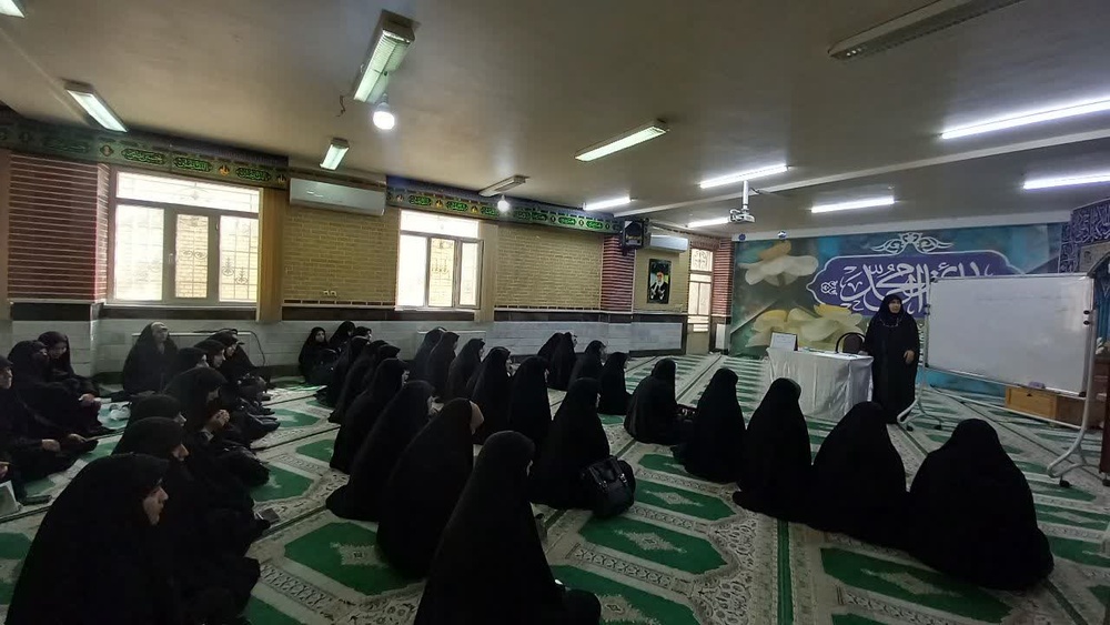 علم؛ سلاح اصلی طلبه در میدان جهاد فرهنگی / ضرورت تخصصی‌شدن تبلیغ دینی در لرستان