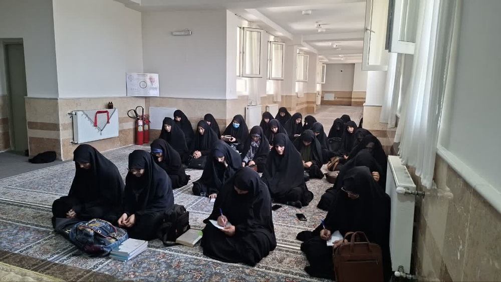 برگزاری نخستین جلسه کارگاه مهارت‌های توسعه فردی در مدرسه علمیه خواهران کوهدشت