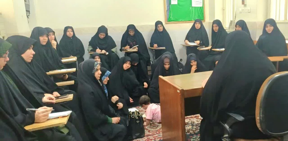برگزاری نشست علمی حجاب، حلقه وصل هویت دینی و تمدن‌سازی اسلامی در مدرسه شهرستان شوشتر&nbsp;
