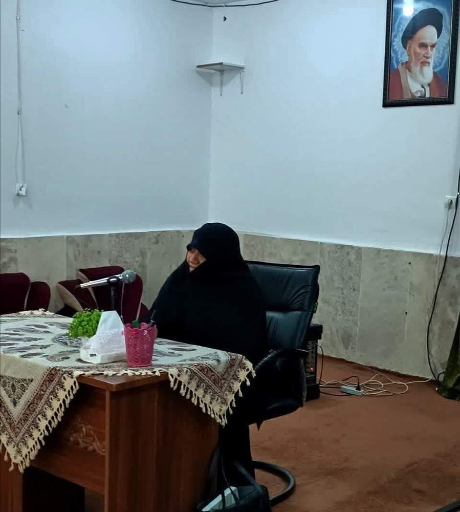 تأکید بر پیوند علم، اخلاق و عمل در جلسه درس اخلاق مدرسه علمیه خواهران امام جعفرصادق(ع) اهواز