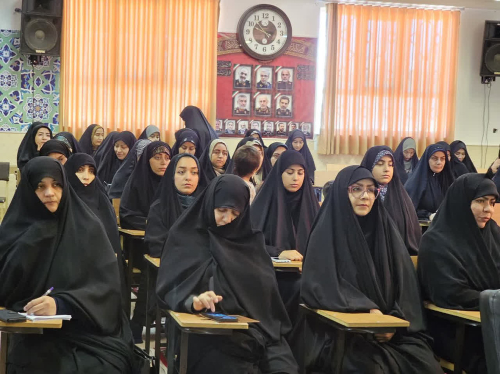آغاز سال تحصیلی جدید حوزه علمیه خواهران سریشآباد با حضور نماینده ولیفقیه در کردستان