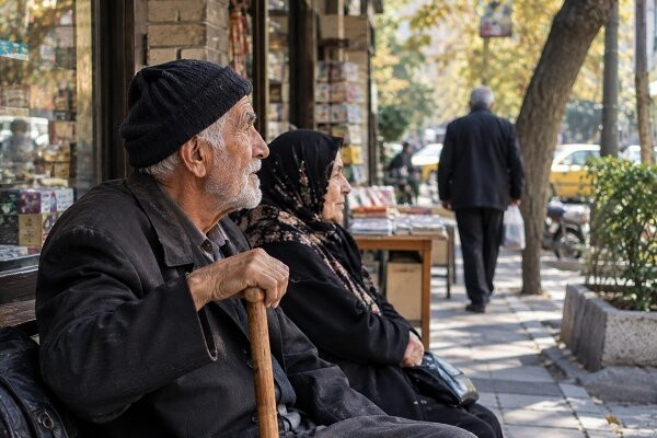 سالمندی در ایران ماهیت زنانه پیدا کرده است