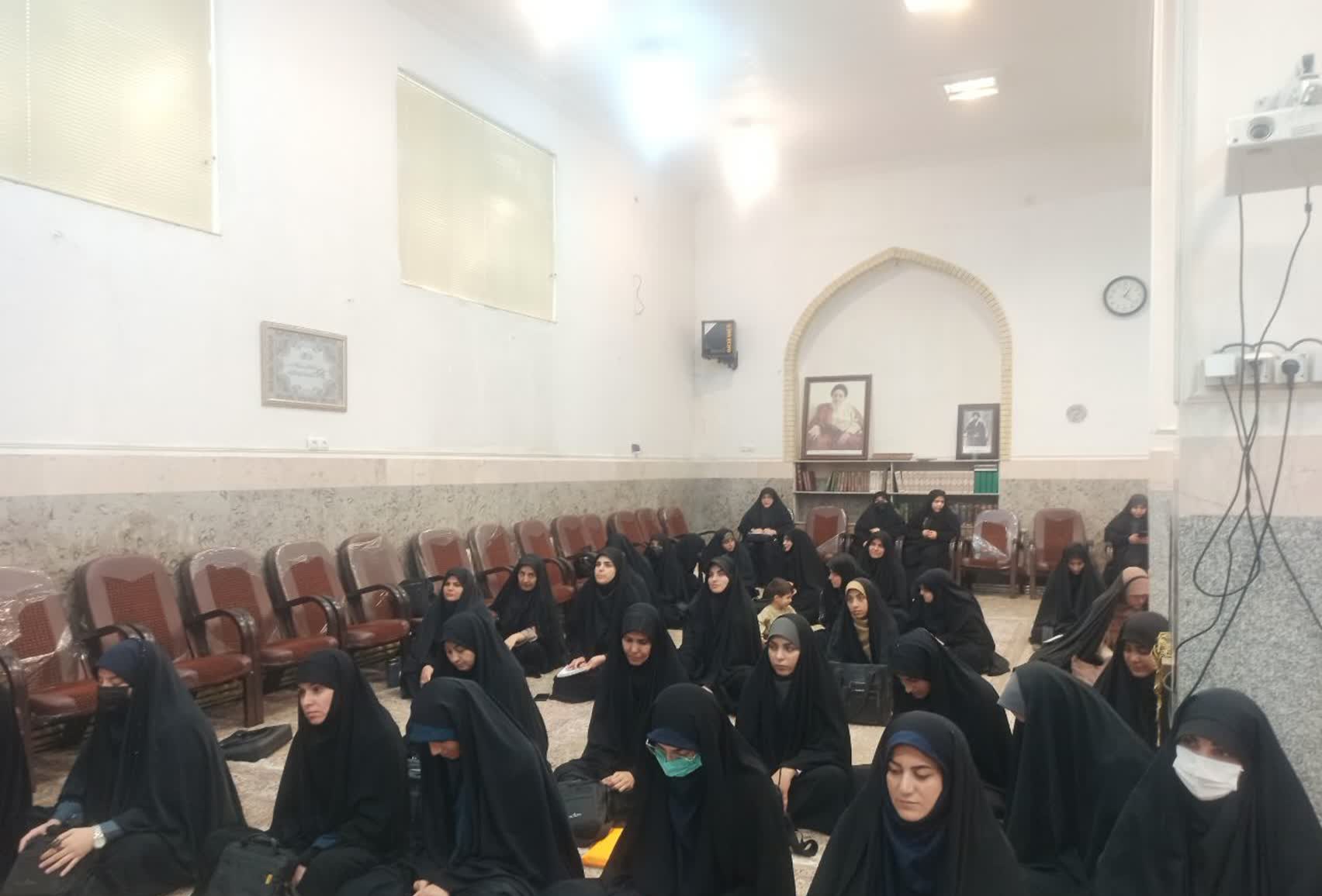 برگزاری نشست پژوهش عمومی در مدرسه علمیه فاطمیه خرمآباد