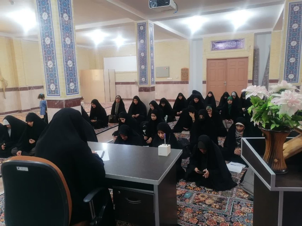 عقل؛ چراغ راه تعالی؛ واکاوی جایگاه خرد و اخلاق در کلام مدیریت حوزه علمیه کامیاران