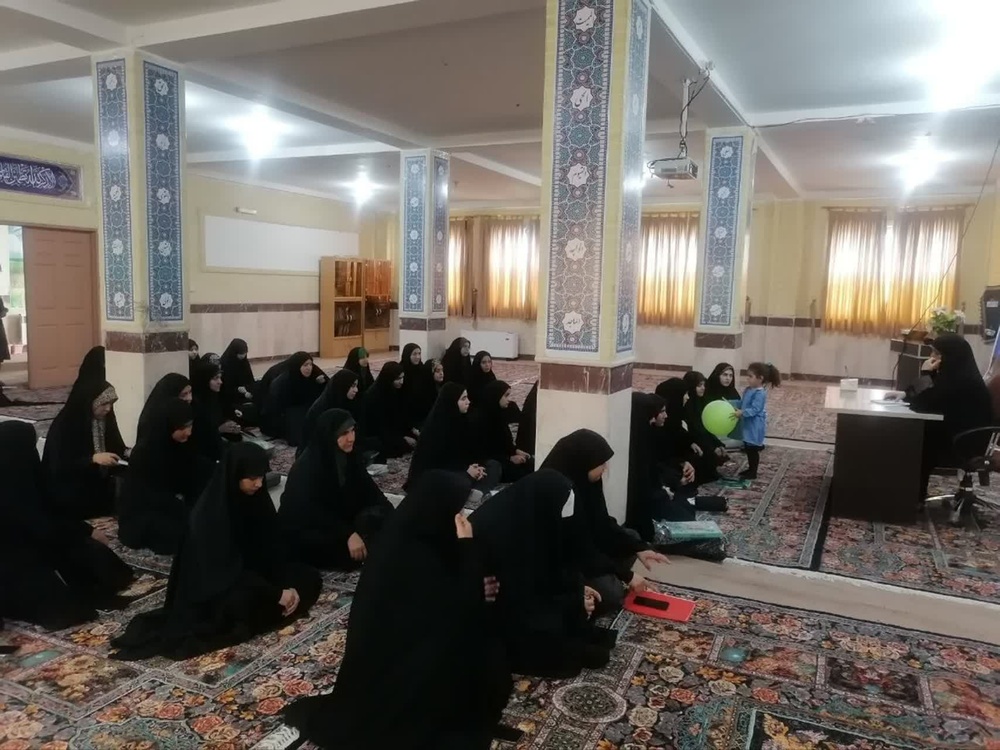 عقل؛ چراغ راه تعالی؛ واکاوی جایگاه خرد و اخلاق در کلام مدیریت حوزه علمیه کامیاران