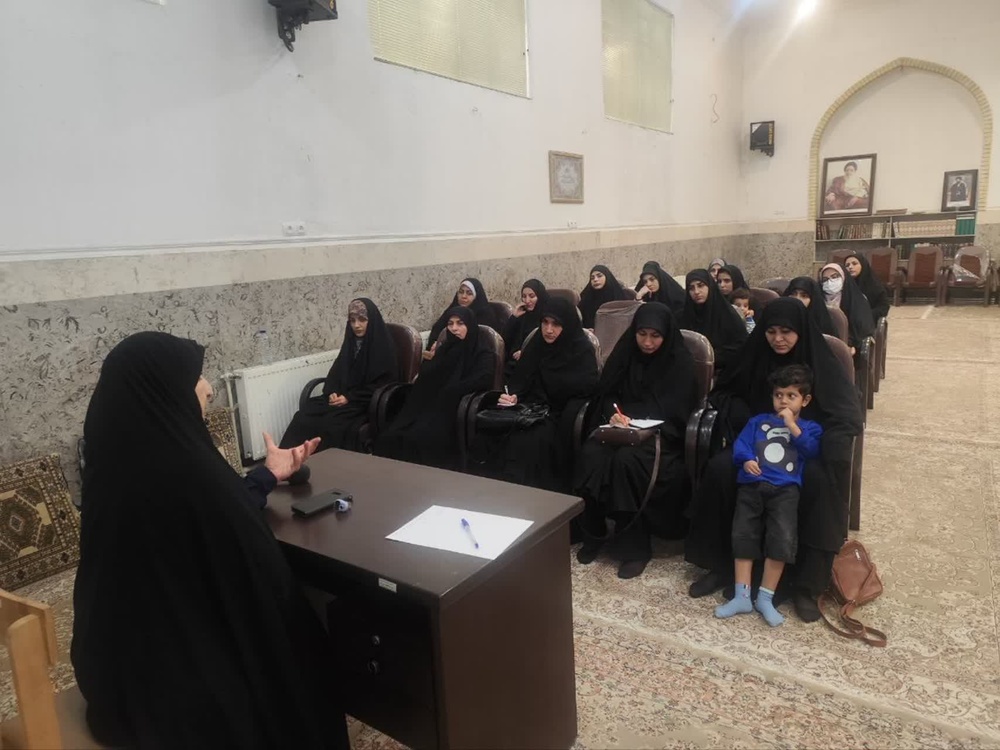 برگزاری نشست تبیینی با عنوان اخلاص در تحصیل در مدرسه علمیه فاطمیه