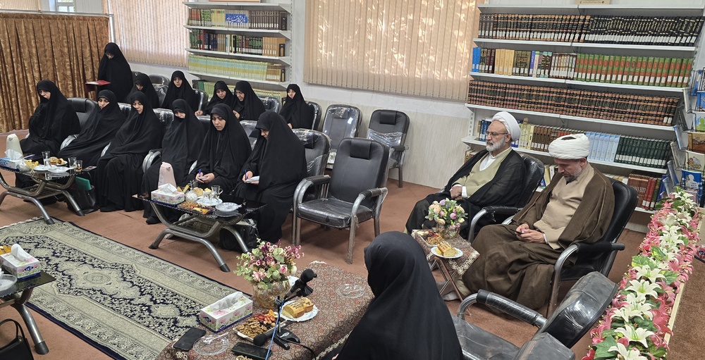 نشست معاون فرهنگی حوزه‌های علمیه خواهران کشور با مبلغان و معاونان فرهنگی یزد