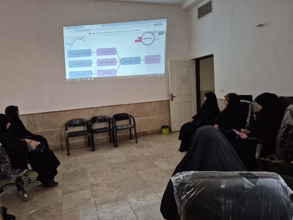 بررسی ابعاد سیاسی نافرمانی مدنی در بازنمایی پوشش زنان در فضای مجازی