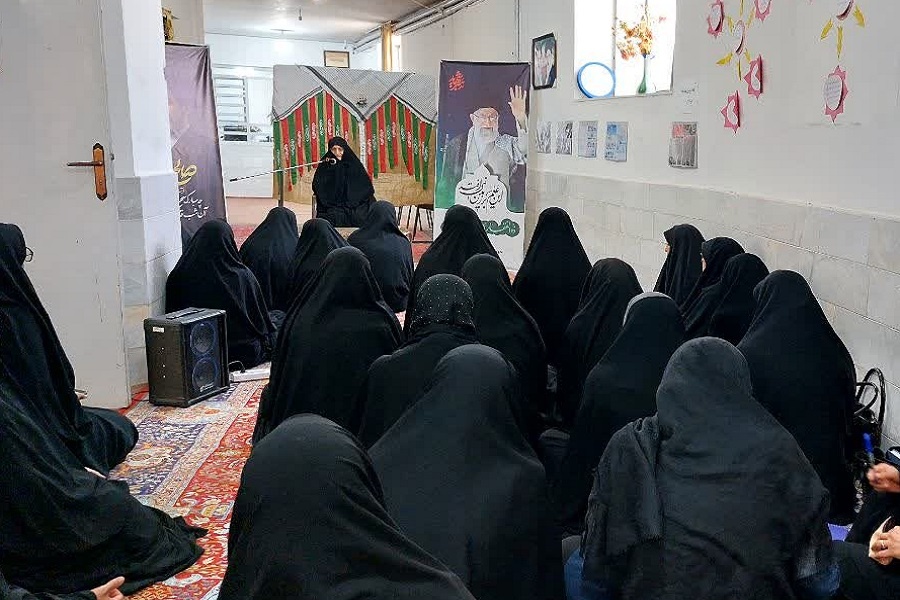 طلبه امروز باید در میدان علم، خانواده و جامعه نقش‌آفرین باشد