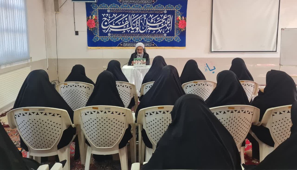 «طلب علم، فریضه‌ای برای کمال انسانی»؛ آغاز طرح «اربعین تعالی» در حوزه علمیه الزهرا(س) استهبان