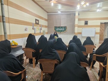 نشست علمی تفسیر المیزان در نجف‌آباد؛ تبیین صراط مستقیم با تکیه بر روش تفسیر قرآن به قرآن