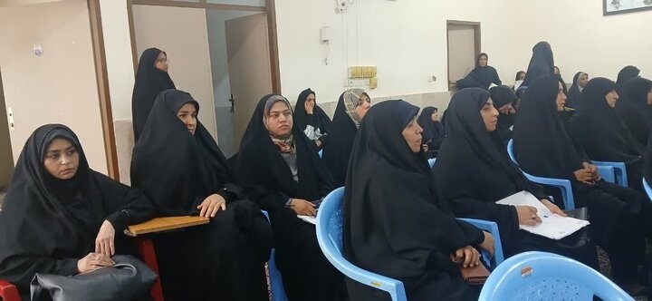 دوره آموزشی “مطالعات اسلامی زنان” در مدرسه علمیه الزهرا (س) جیرفت