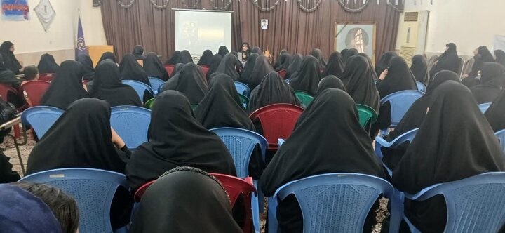 دوره آموزشی “مطالعات اسلامی زنان” در مدرسه علمیه الزهرا (س) جیرفت