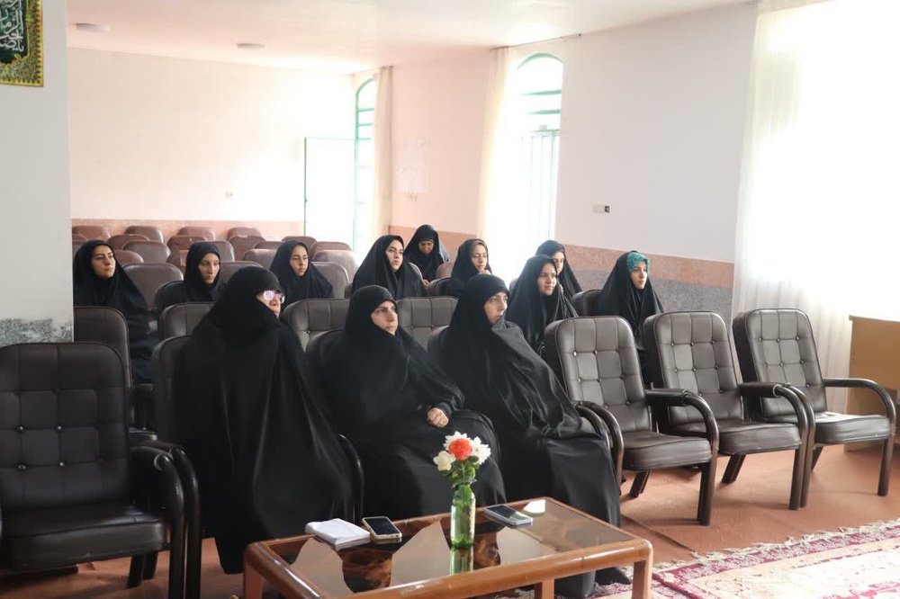 تأکید مدیر حوزه‌  علمیه خواهران استان همدان بر نقش «اخلاق و تهذیب» در تعالی طلاب جدیدالورود