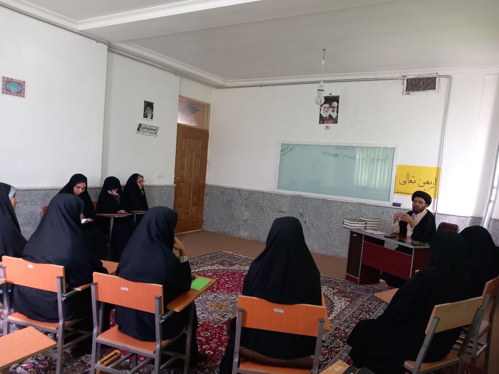 تأکید بر خودسازی و مهارت‌افزایی همه‌جانبه در مسیر طلبگی / تبیین نقشه راه طلاب جدیدالورود در طرح «اربعین تعالی» بسطام