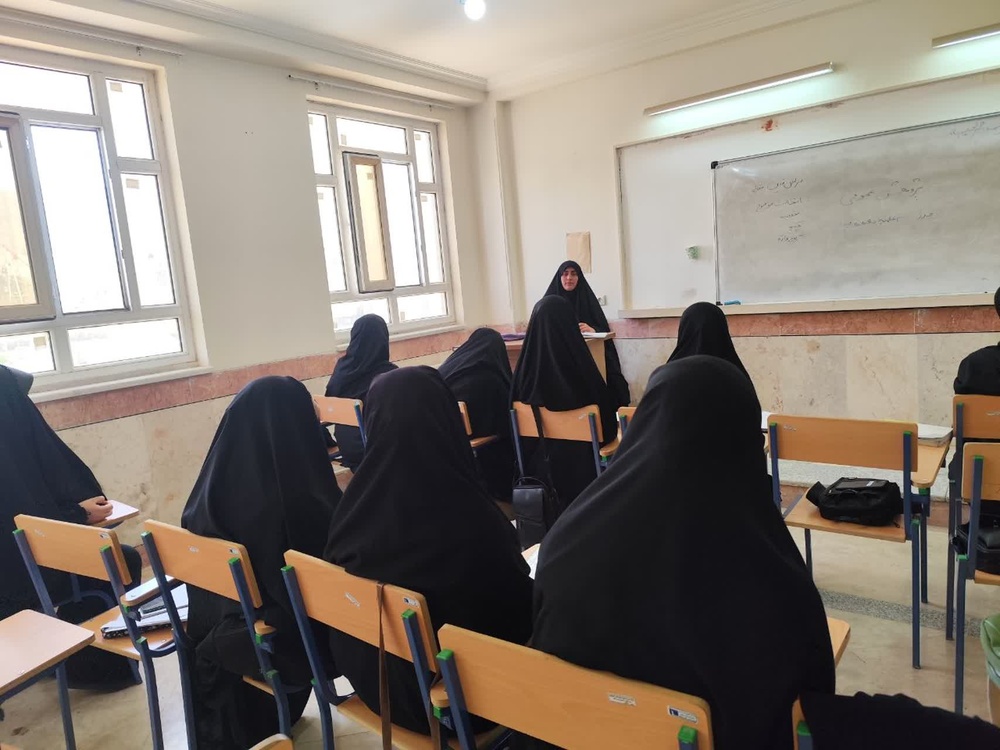 برگزاری نشست پژوهش عمومی در مدرسه علمیه خرم‌آباد