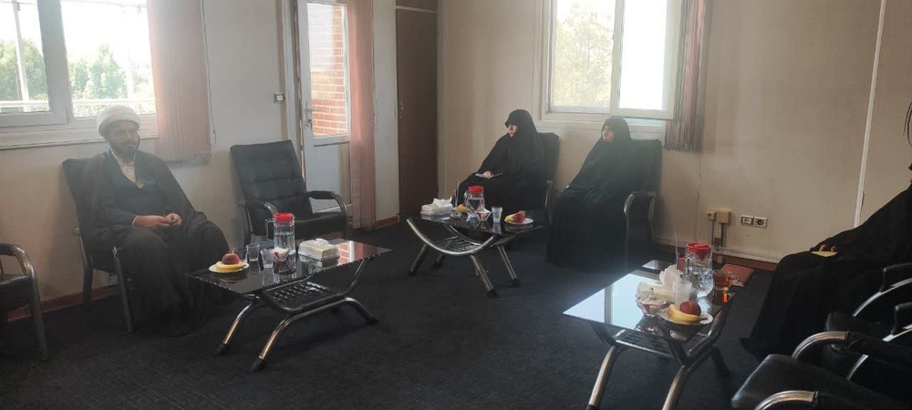 بررسی راهکارهای توسعه مدارس علمیه با رویکرد قرآنی