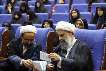 تصاویر/ آیین اختتامیه هجدهمین جشنواره علمی ـ پژوهشی «بانوی کرامت»