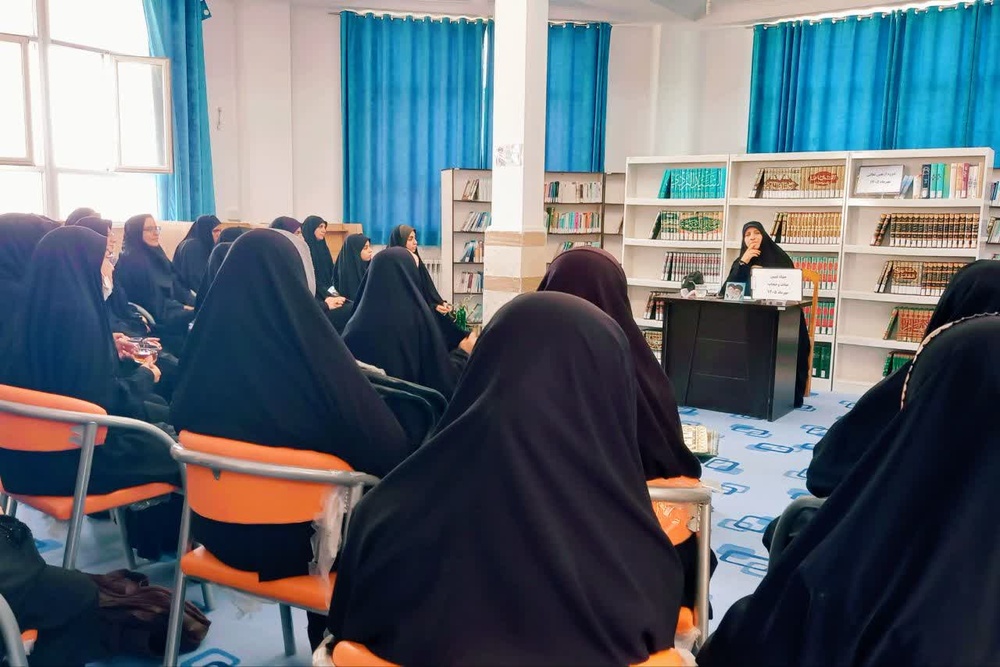 برگزاری کارگاه تخصصی جهاد تبیین در حوزه عفاف و حجاب در مدرسه علمیه ام‌الائمه (س) اقلید