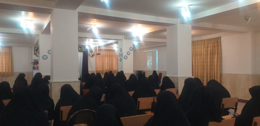 علم بدون تهذیب، انسان را به سوی نگاه مادی سوق می‌دهد / آغاز سال تحصیلی حوزه علمیه تخصصی فاطمه‌الزهرا(س) سلماس