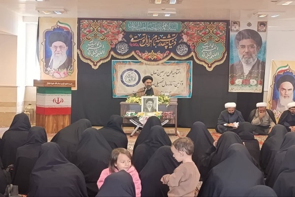 تقویت بنیه علمی زمینه‌ساز نقش‌آفرینی مؤثر بانوان طلبه در جامعه است+عکش