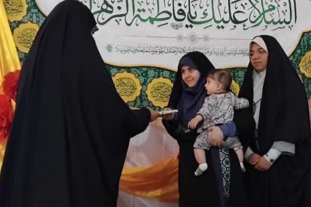 معاونت پژوهش حوزه علمیه معصومیه فارس از طلاب استعداد برتر تجلیل کرد/ تأکید بر ضرورت آینده‌نگری و پاسخ به نیازهای علمی کشور