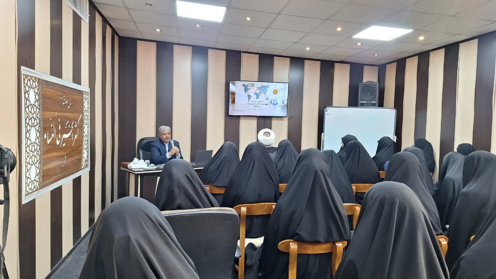 آموزش، ابزاری راهبردی برای نقش‌آفرینی در عرصه بین‌الملل است