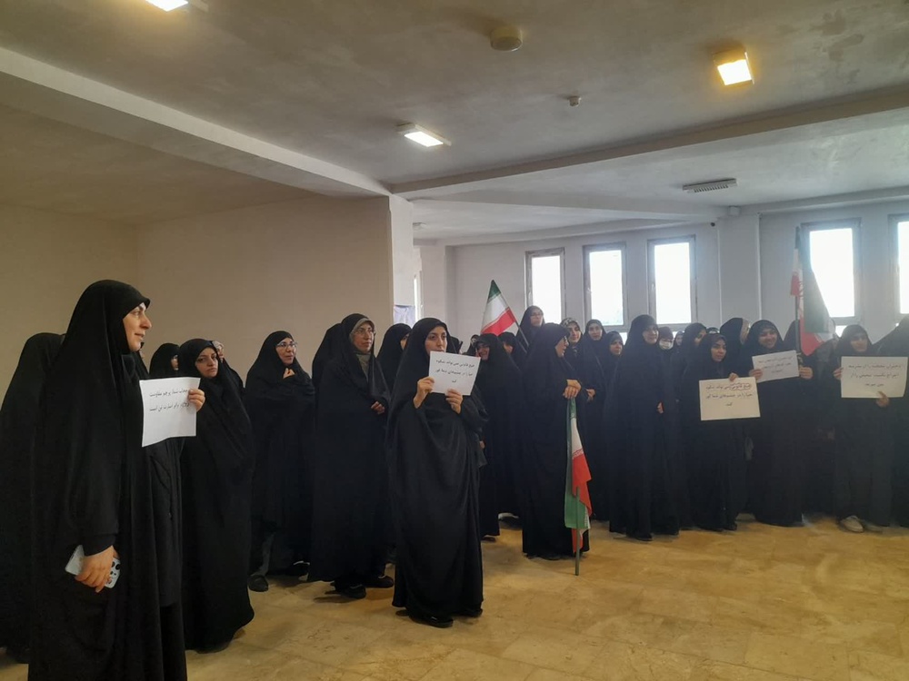 تجمع اعتراض‌آمیز به سیاست ممنوعیت حجاب در آذربایجان