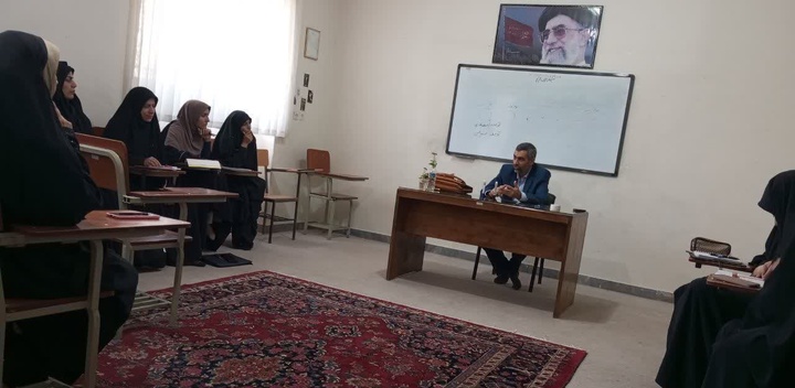 ضرورت شناخت مبانی تحلیل سیاسی و حفظ استقلال کشور
