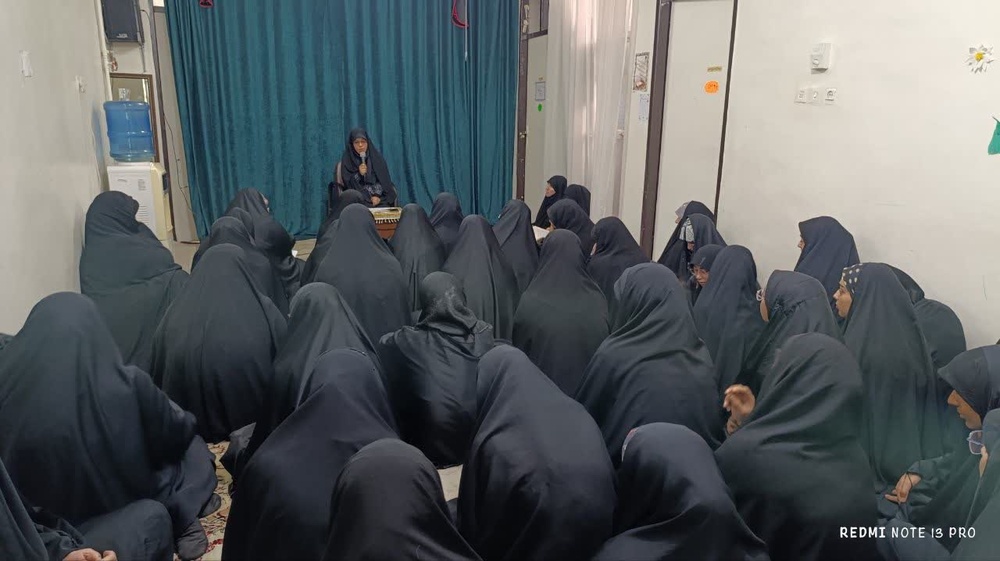 برگزاری نشست تخصصی احیای جلسات خانگی قرآن در مدرسه علمیه فاطمیه کارون
