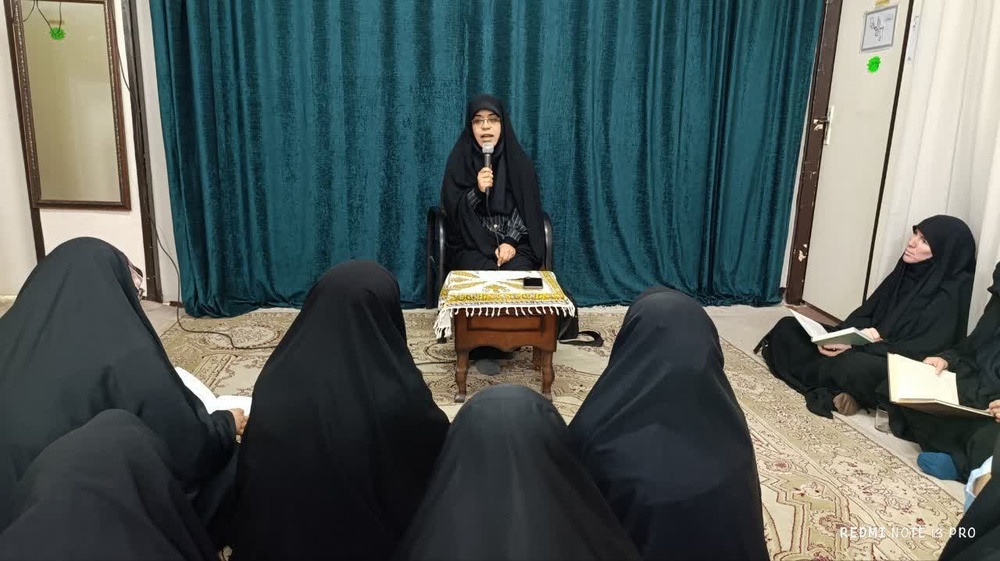 برگزاری نشست تخصصی احیای جلسات خانگی قرآن در مدرسه علمیه فاطمیه کارون