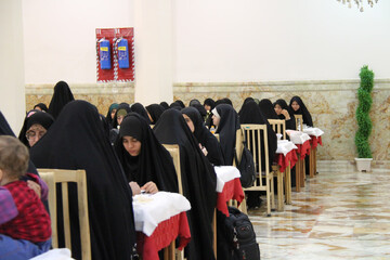 23_پذیرایی در سالن غذاخوری حرم مطهر