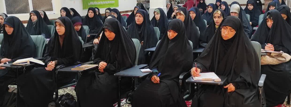 طلبگی فراتر از تحصیل است؛ طلبه باید در اخلاق و رفتار الگو باشد